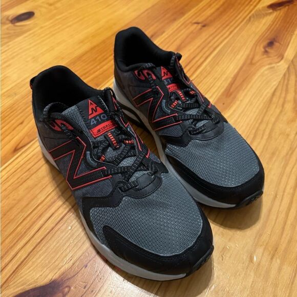 New Balance 410 V7 Mens Sz 9 US Gray Red Running Shoes Sneakers main image 4